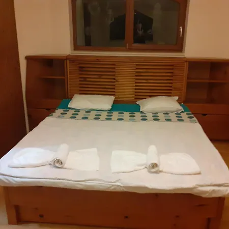 Two Bedroom With Fireplace And Mountain View Apartament *